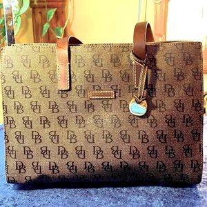 DOONEY & BOURKE - Signature Tote 😍